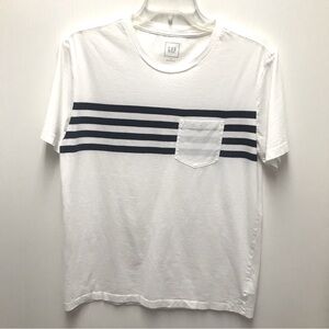 Gap | Gap white and blue stripe | pocket t’shirt size S